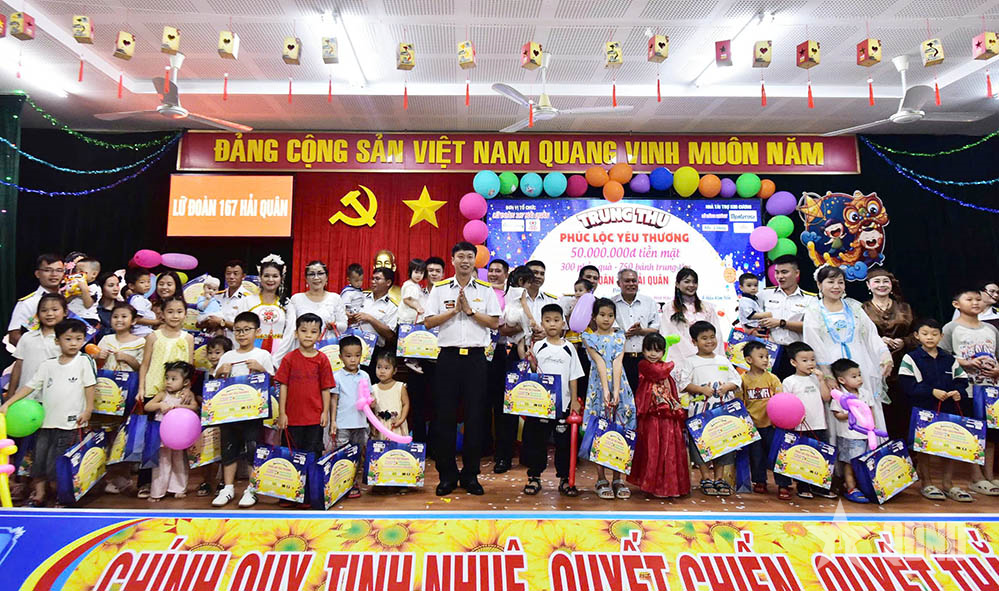 Vui tươi, ấm áp Đêm hội Trăng rằm ở Lữ đoàn 167